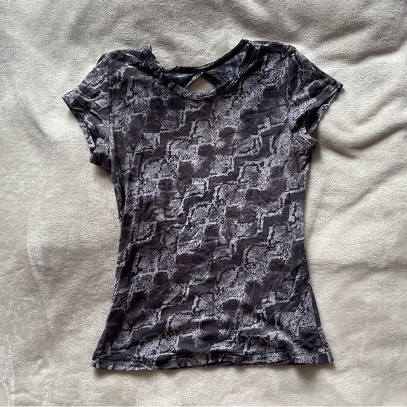 Snake Skin Top - Picture 2 of 3